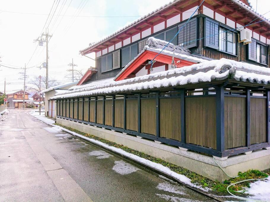 Farm Sanzaemon-tei: Traditional Japanese Folk House Retreat * Takashima